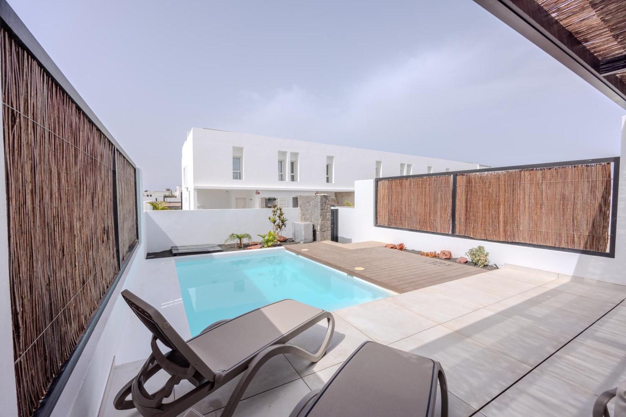Serena Holiday Homes By Livvo Playa Blanca  Extérieur photo